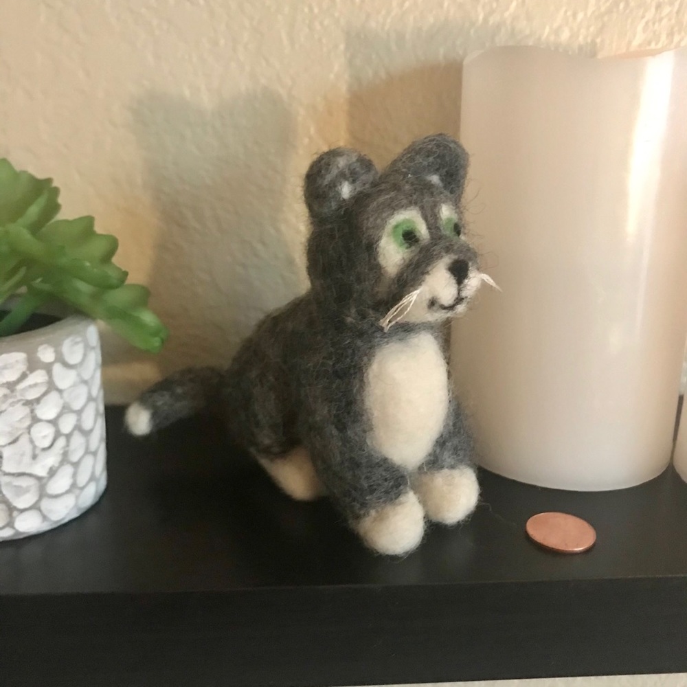 Felted Kitty Decor ā Soft Gray & White Handmade Cat Ornament, OS, Kawaii Home Ac